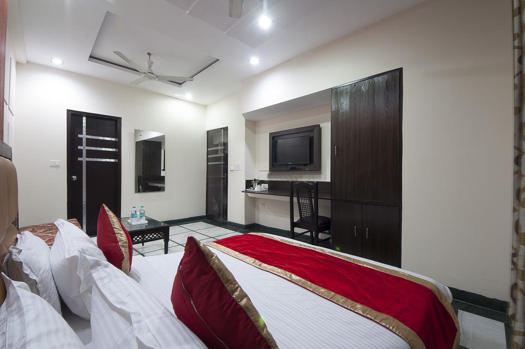 Hotel Apra Inn Neu-Delhi Exterior foto
