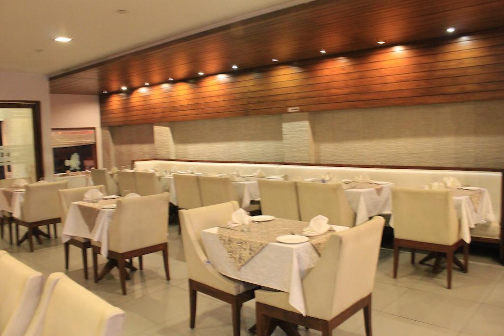 Hotel Apra Inn Neu-Delhi Exterior foto
